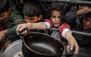 Uno de cada seis niños en Gaza sufre desnutrición grave: ONU