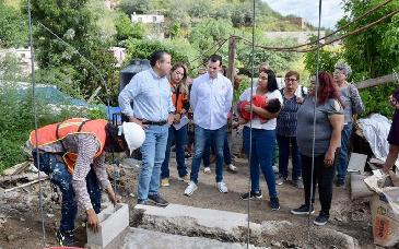 Constata Antonio Astiazarán construcción de cuartos adicionales en beneficio de familias de Hermosillo 